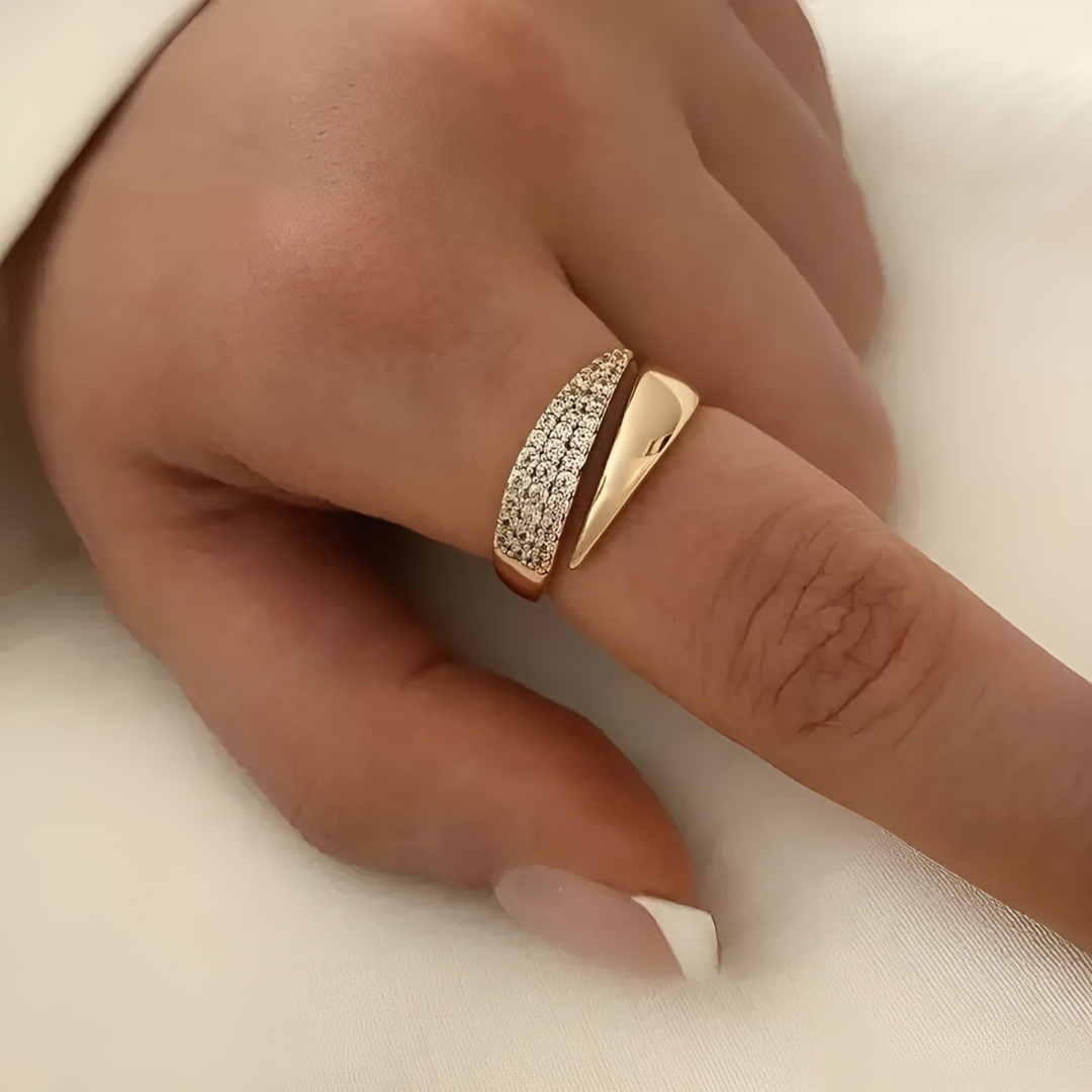 Julie Adjustable Elegance Ring
